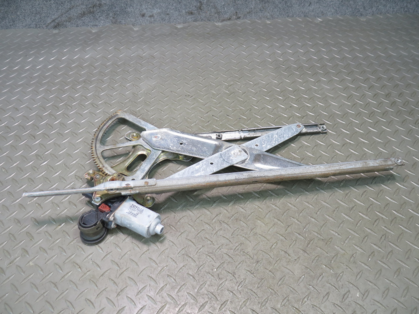 01-06 Lexus UCF30L LS430 Front Right Door Window Regulator w Motor OEM