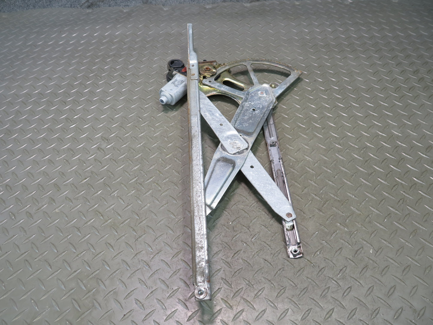 01-06 Lexus UCF30L LS430 Front Right Door Window Regulator w Motor OEM