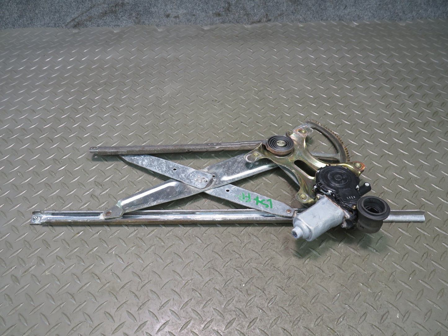 01-06 Lexus UCF30L LS430 Front Right Door Window Regulator w Motor OEM