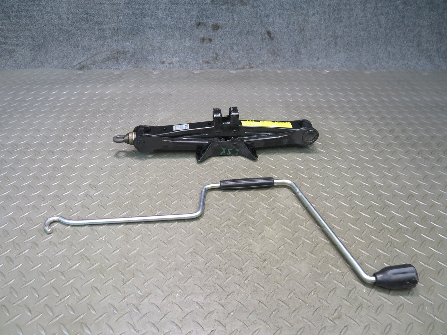 01-06 Lexus UCF30L LS430 Emergency Spare Tire Lift Jack w Handle OEM