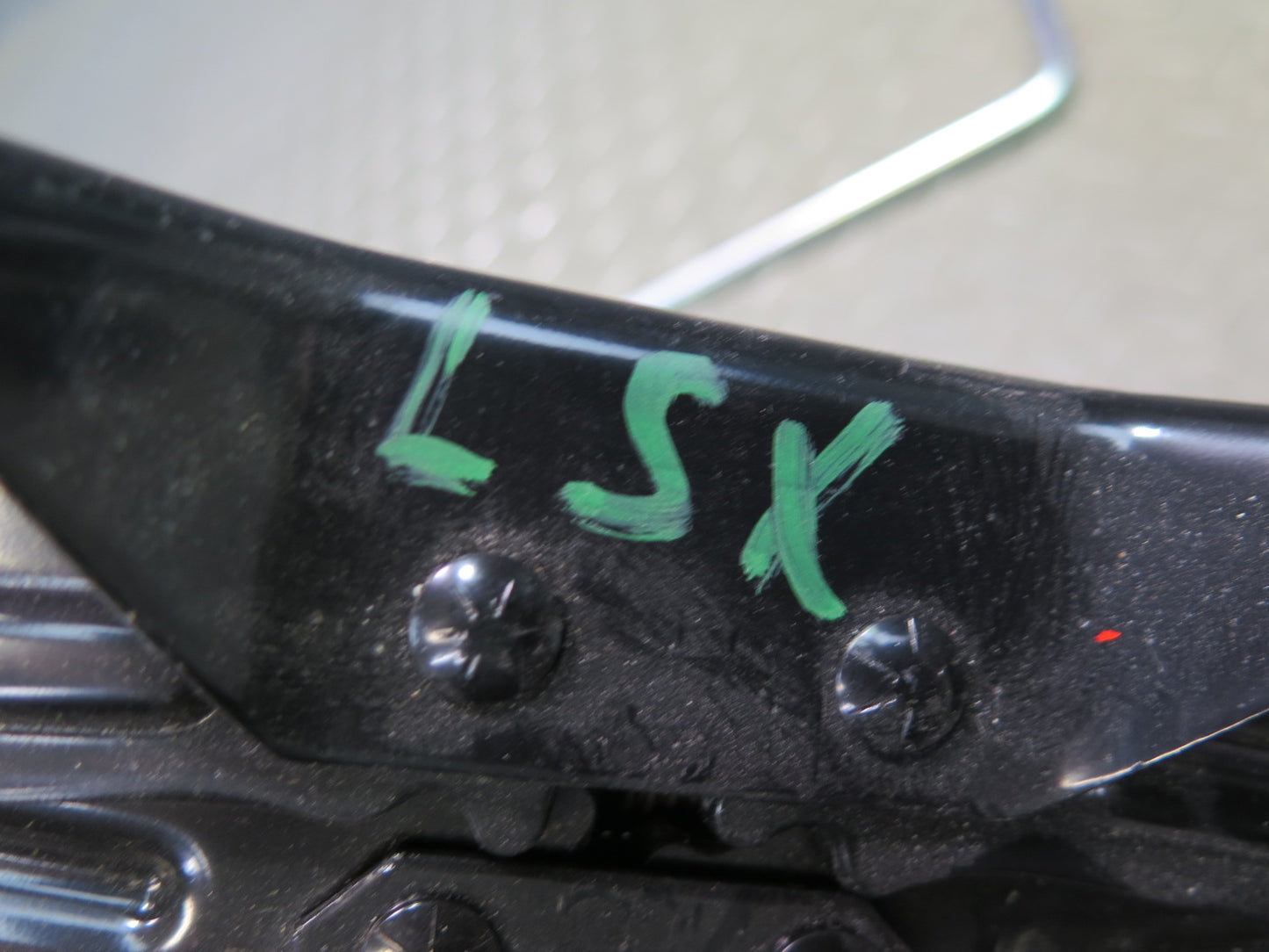01-06 Lexus UCF30L LS430 Emergency Spare Tire Lift Jack w Handle OEM