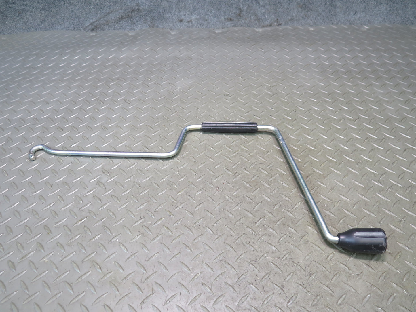 01-06 Lexus UCF30L LS430 Emergency Spare Tire Lift Jack w Handle OEM
