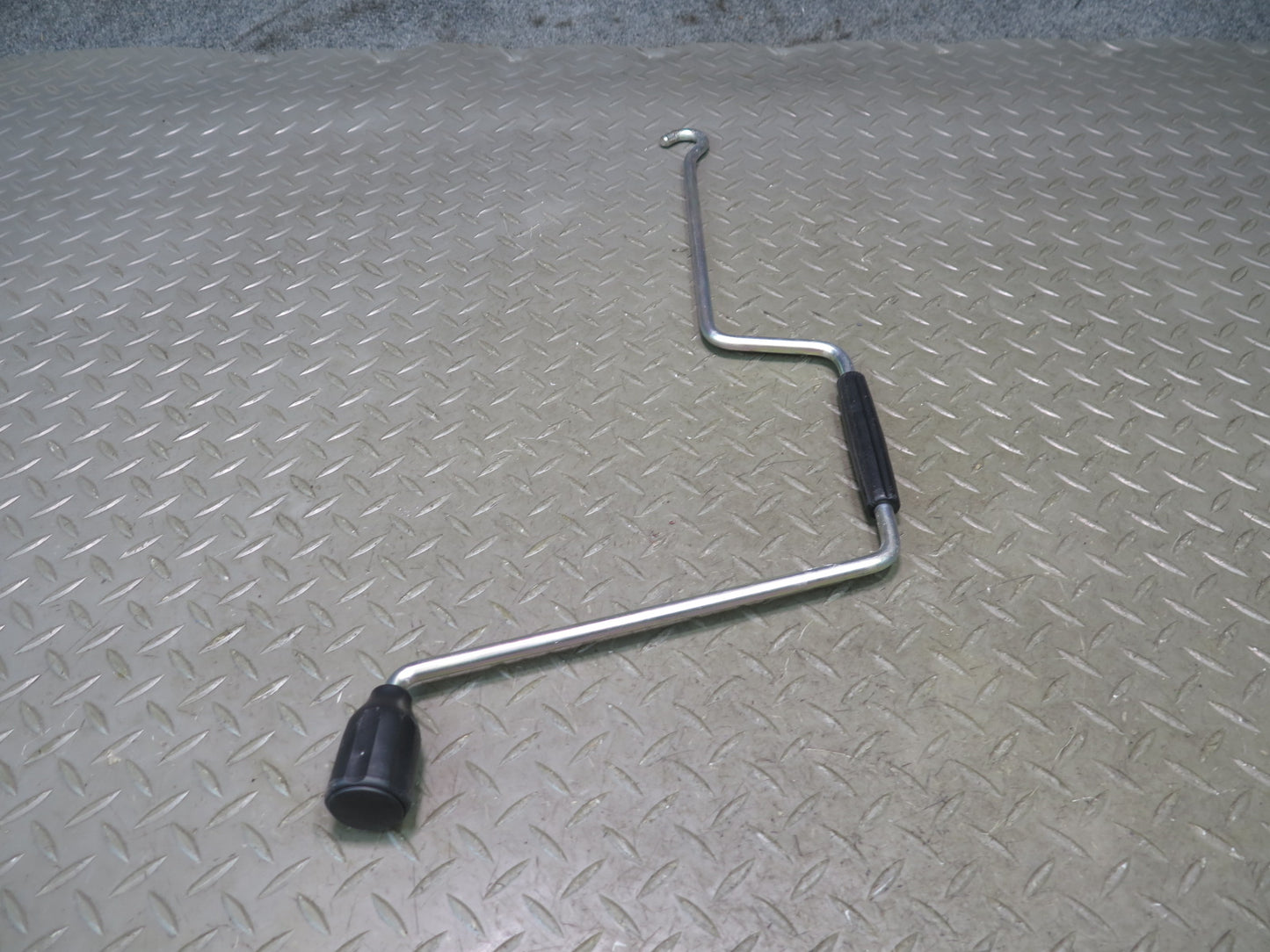 01-06 Lexus UCF30L LS430 Emergency Spare Tire Lift Jack w Handle OEM