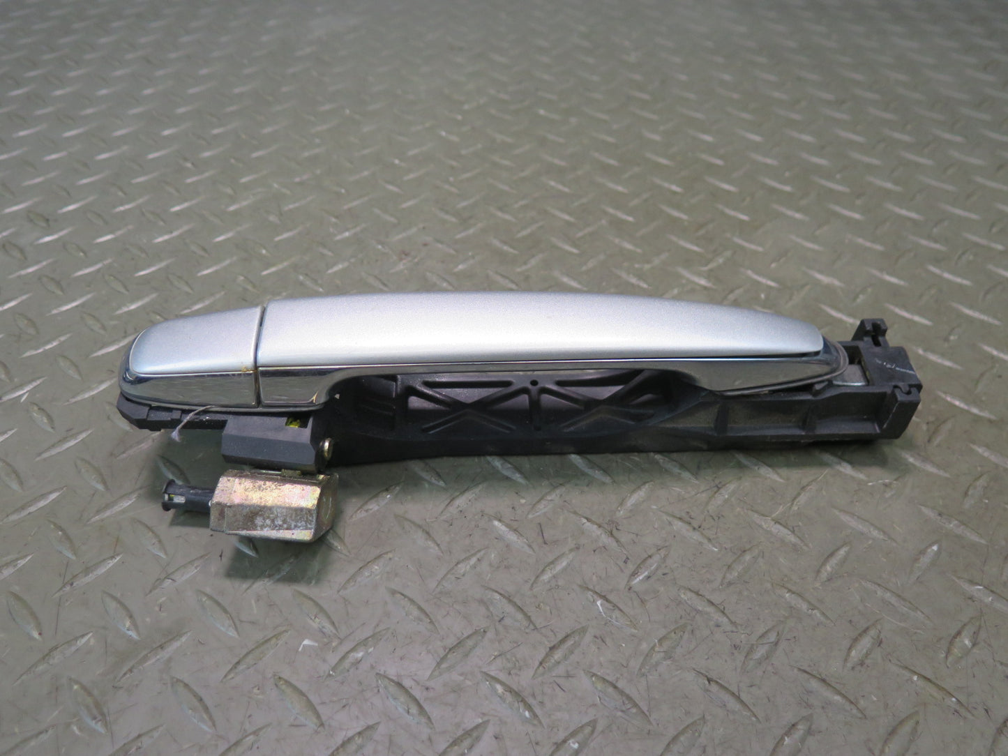 01-03 Lexus UCF30L LS430 Rear Left & Right Door Exterior Handle Set Silver OEM