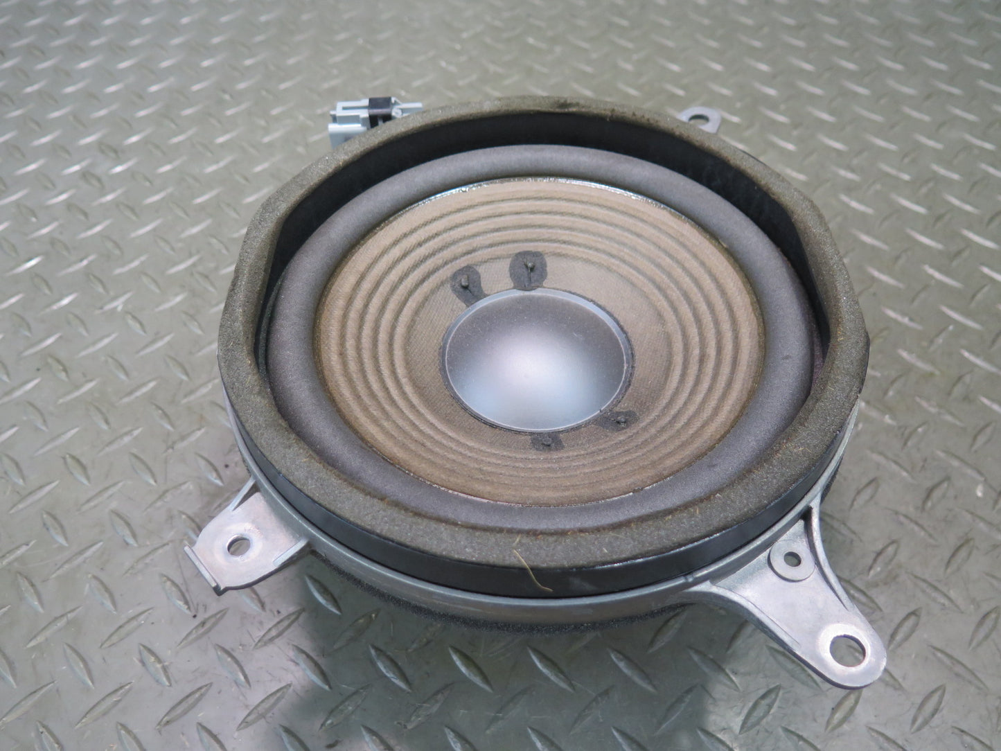 01-06 Lexus UCF30L LS430 Rear Subwoofer Speaker 86160-50190 OEM