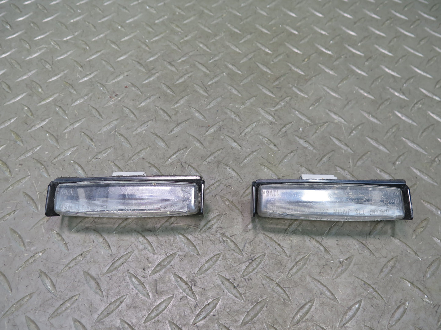 01-06 Lexus UCF30L LS430 Set of 2 Rear Trunk License Plate Light Lamp OEM