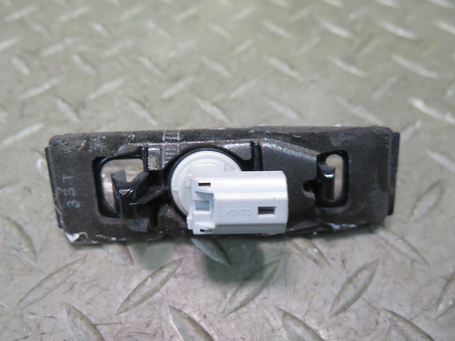 01-06 Lexus UCF30L LS430 Set of 2 Rear Trunk License Plate Light Lamp OEM