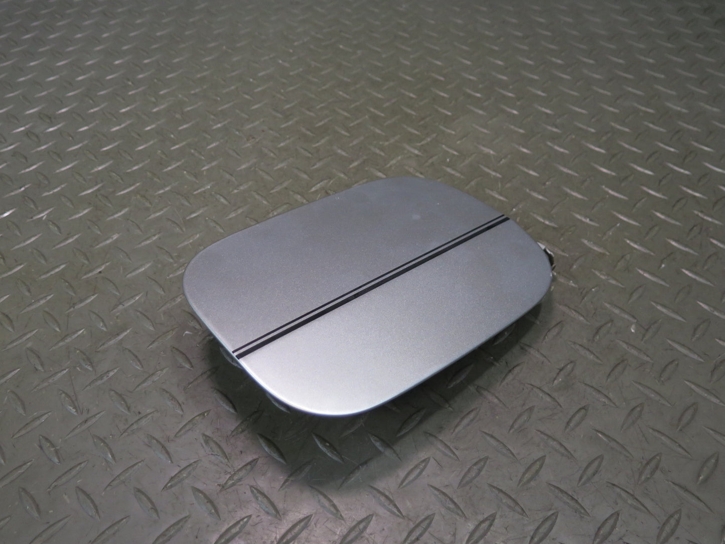 01-06 Lexus UCF30L LS430 Fuel Filler Door Lid Cover Silver OEM