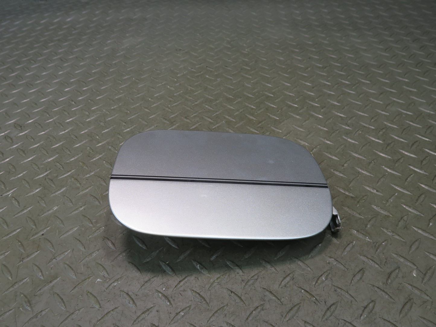 01-06 Lexus UCF30L LS430 Fuel Filler Door Lid Cover Silver OEM