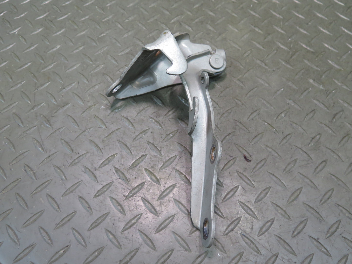 01-06 Lexus UCF30L LS430 Set of 2 Front Left & Right Hood Hinge Silver OEM