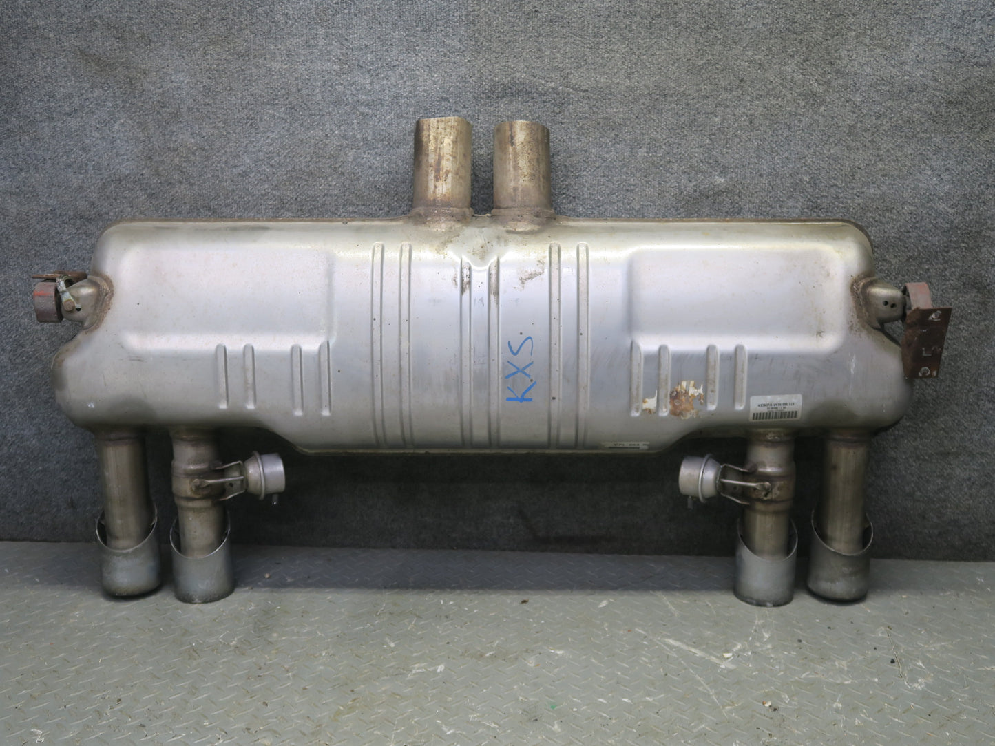 2010-2014 BMW E71 X5M X6M Rear Exhaust Muffler w Tips 7590335