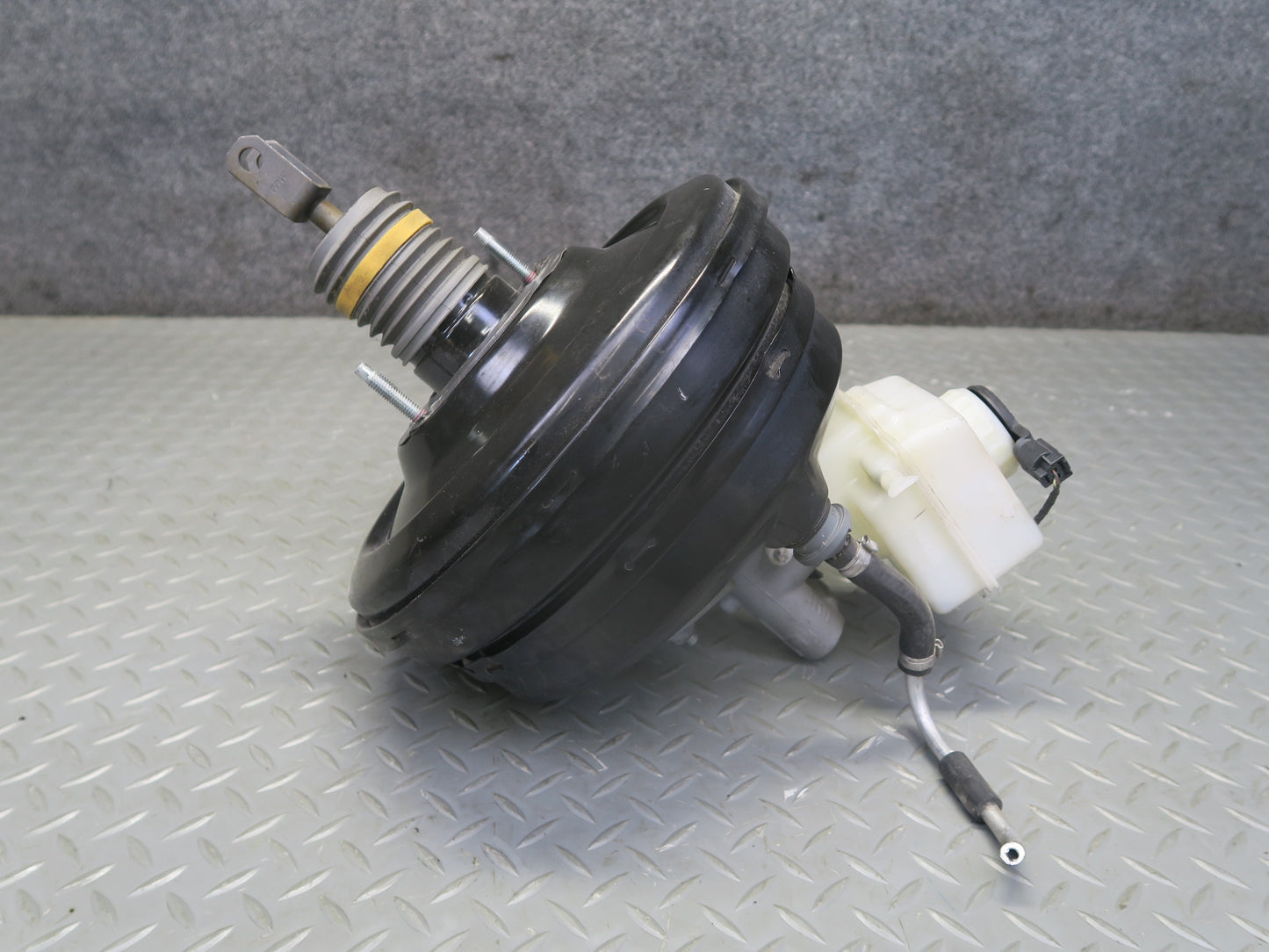 2008-2014 BMW E71 E72 X6 Brake Master Cylinder Booster Fluid Reservoir