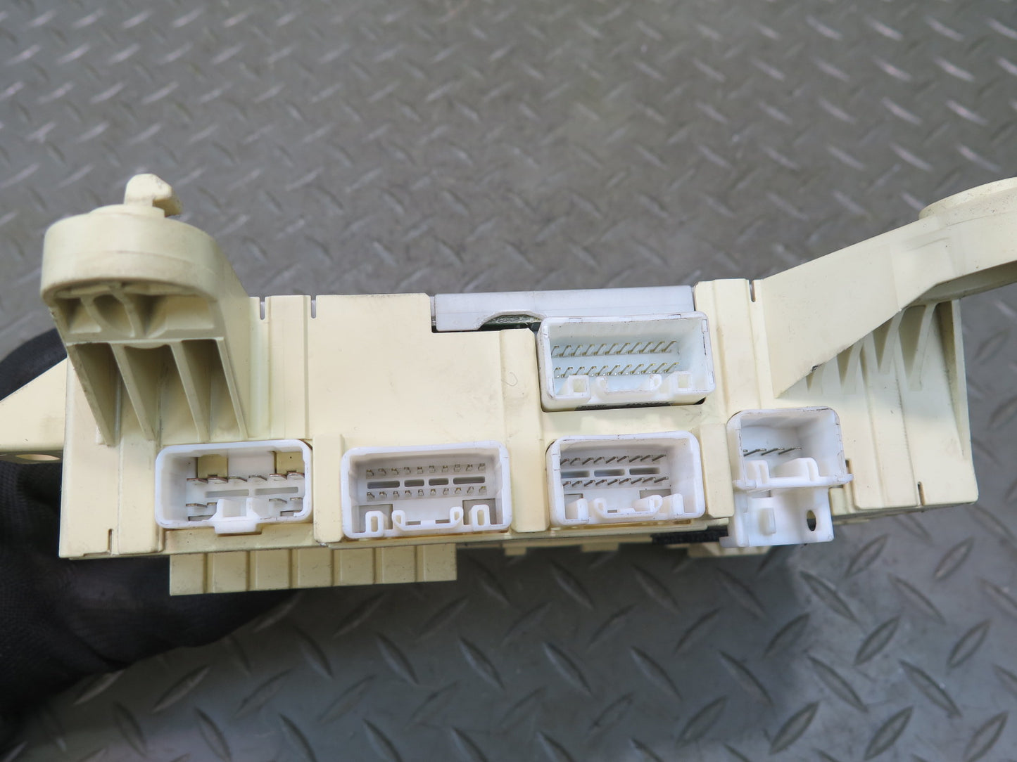 01-03 Lexus UCF30L LS430 Dash Right Fuse Relay Box Module 82730-50101 OEM