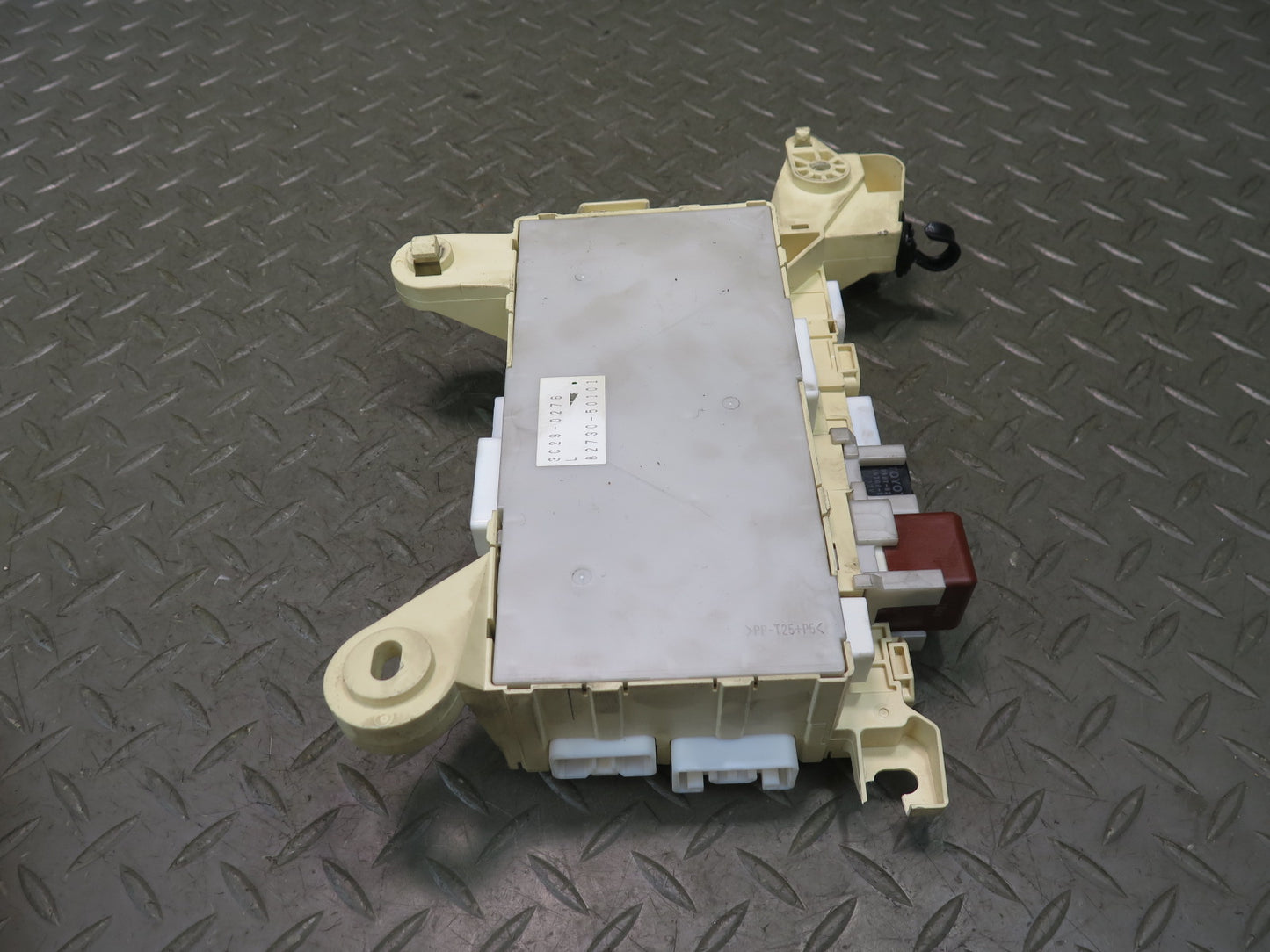 01-03 Lexus UCF30L LS430 Dash Right Fuse Relay Box Module 82730-50101 OEM