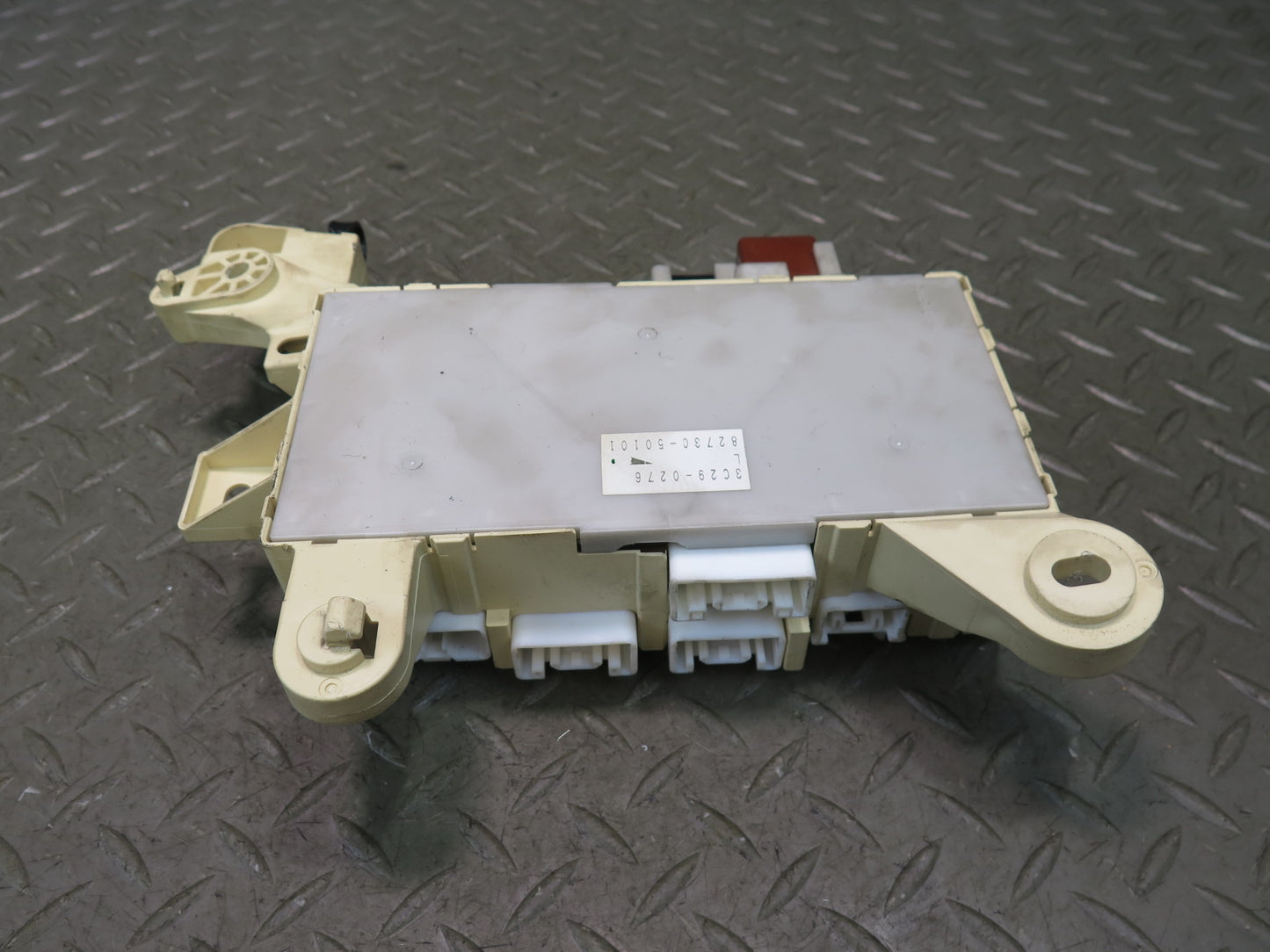 01-03 Lexus UCF30L LS430 Dash Right Fuse Relay Box Module 82730-50101 OEM
