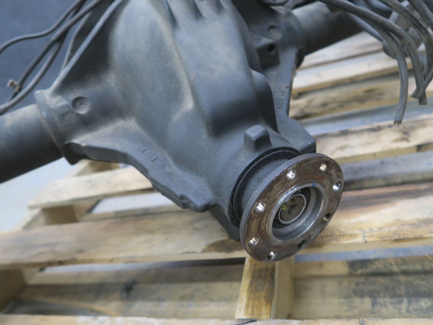 2002-2008 Mercedes W463 G500 AWD Rear Axle Differential Carrier Wheel Hub Assy