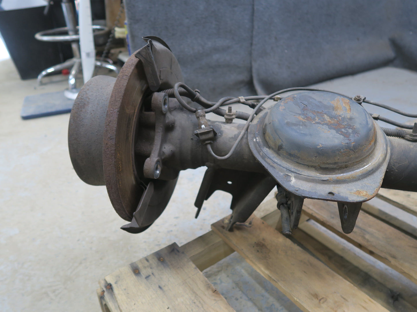 2002-2008 Mercedes W463 G500 AWD Rear Axle Differential Carrier Wheel Hub Assy