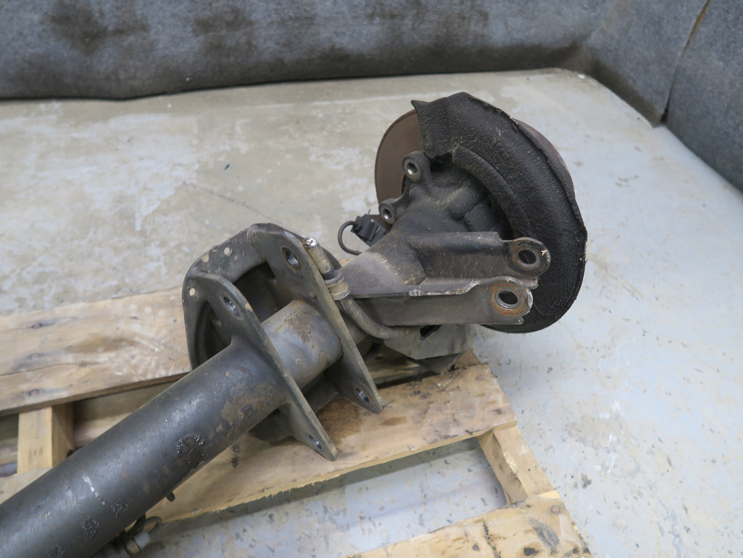 2002-2008 Mercedes W463 G500 AWD Rear Axle Differential Carrier Wheel Hub Assy