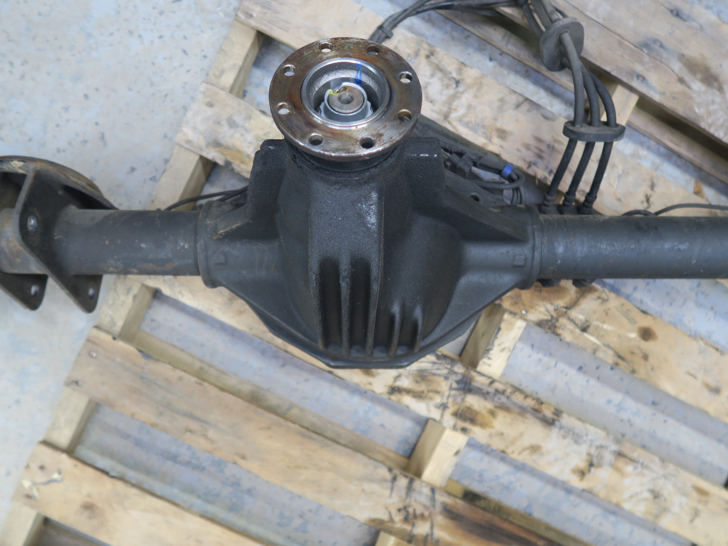 2002-2008 Mercedes W463 G500 AWD Rear Axle Differential Carrier Wheel Hub Assy