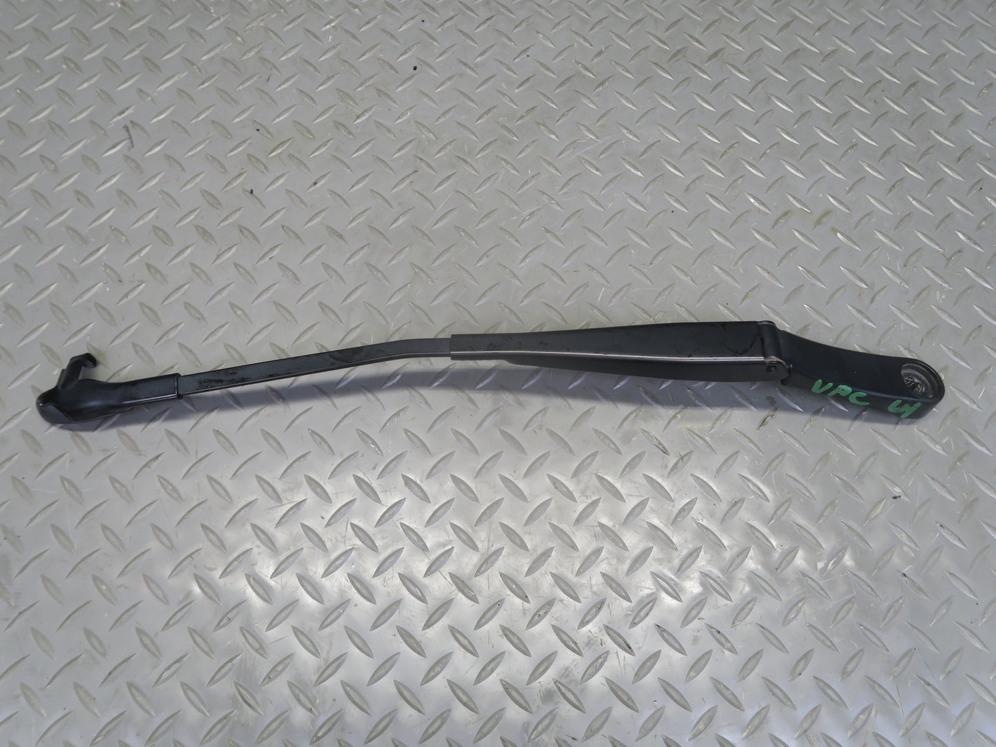 2011-2018 Porsche Cayenne 958 Front Right & Left Side Windshield Wiper Arm Set