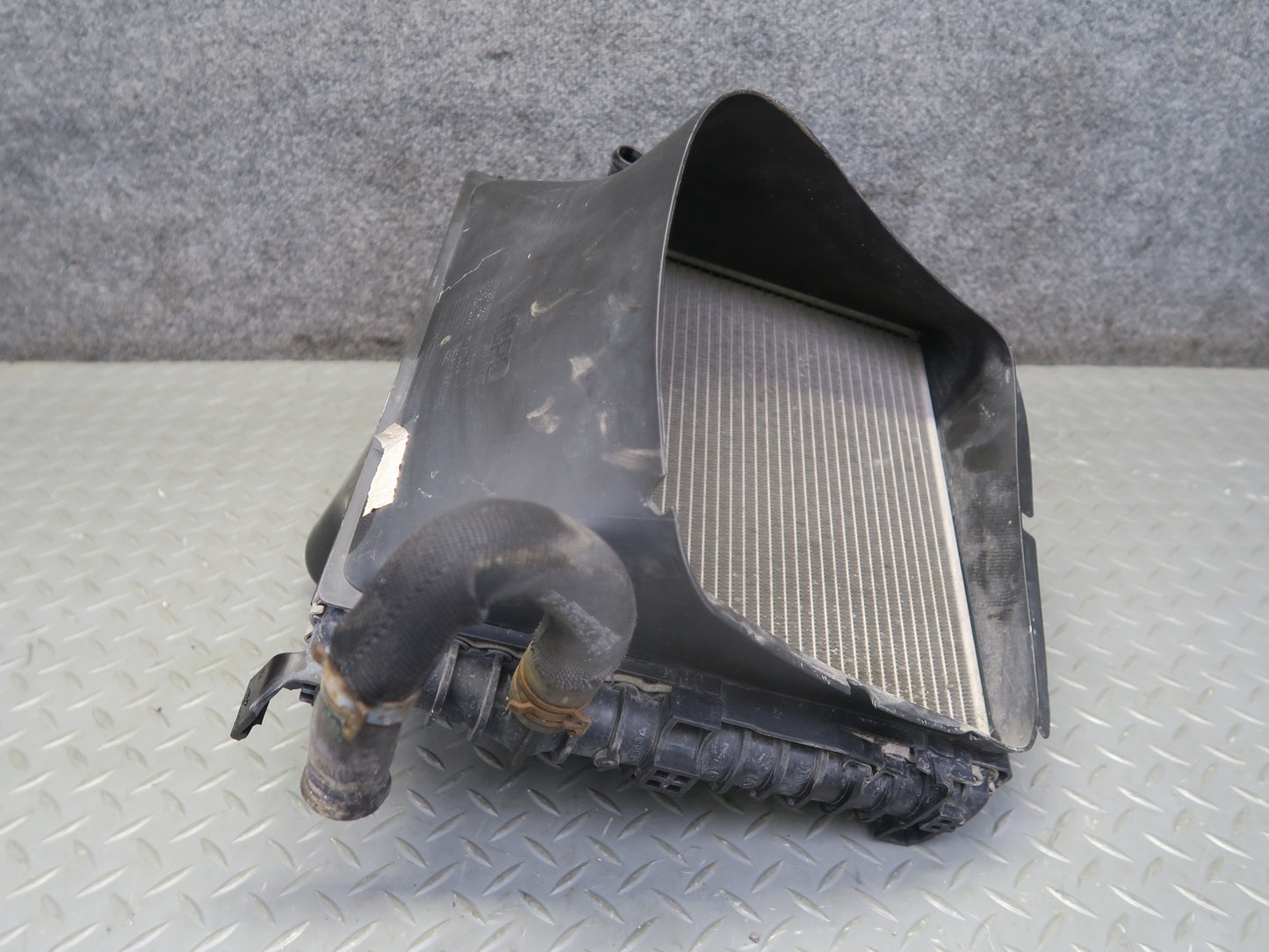 2015-2018 Porsche Cayenne S 958 Right Engine Cooling Auxiliary Radiator w Shroud