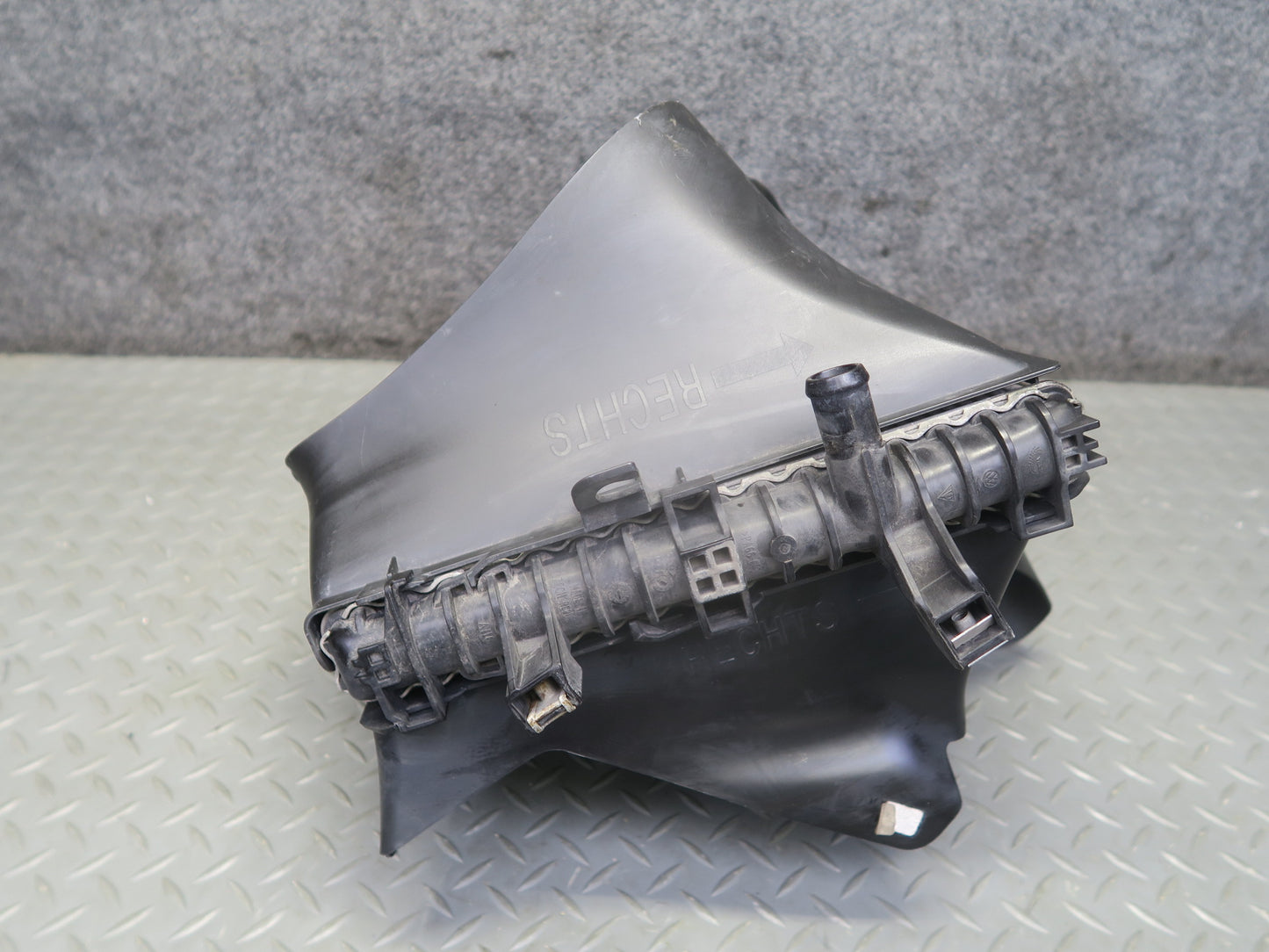 2015-2018 Porsche Cayenne S 958 Right Engine Cooling Auxiliary Radiator w Shroud