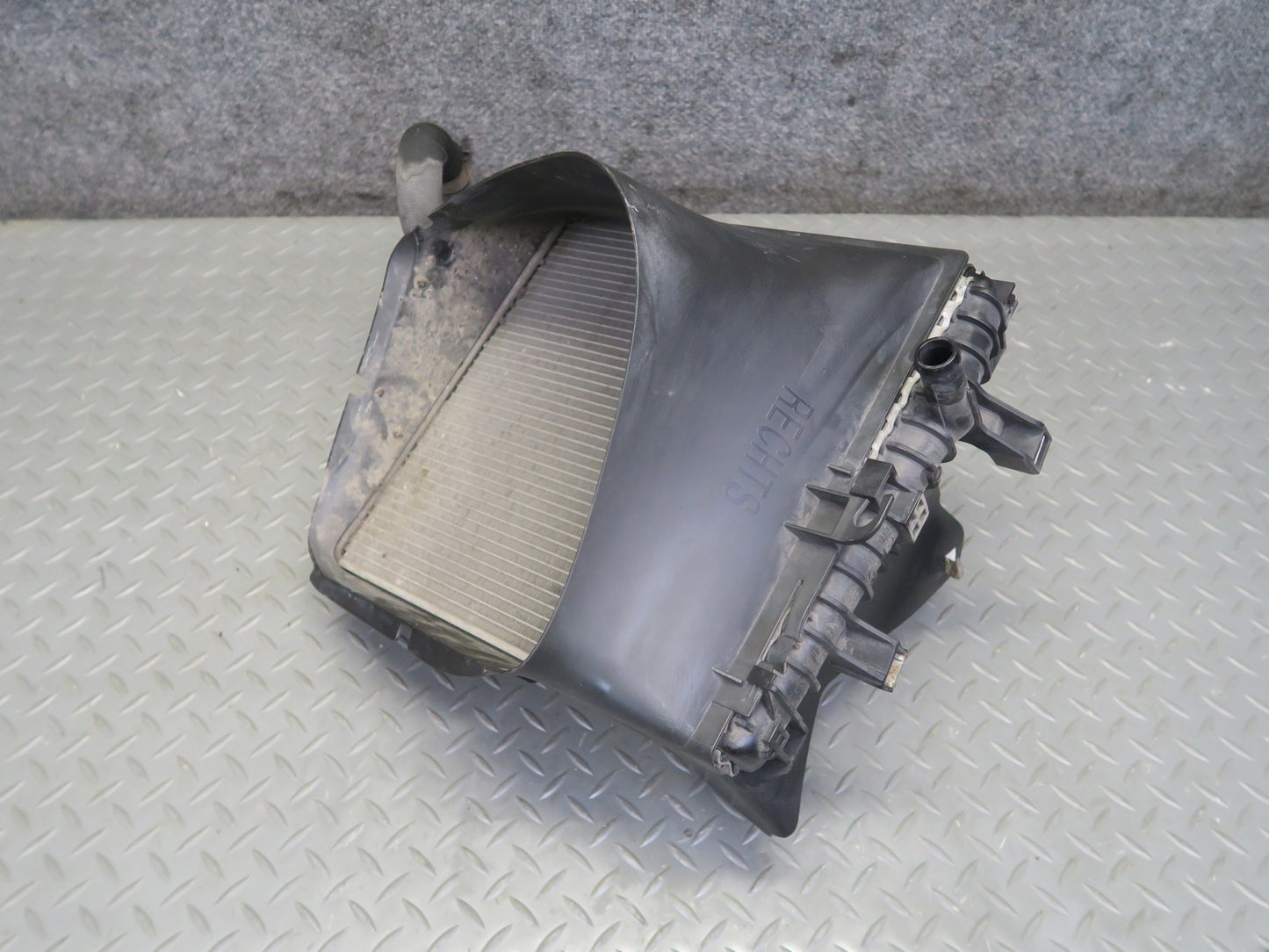 2015-2018 Porsche Cayenne S 958 Right Engine Cooling Auxiliary Radiator w Shroud