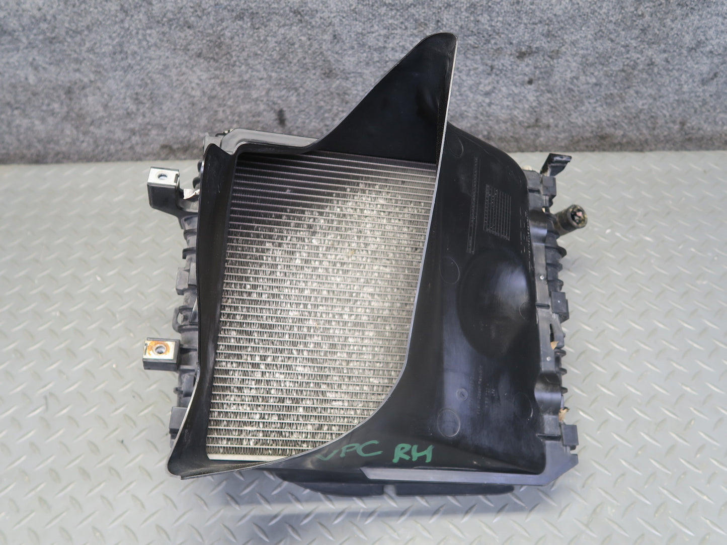 2015-2018 Porsche Cayenne S 958 Right Engine Cooling Auxiliary Radiator w Shroud