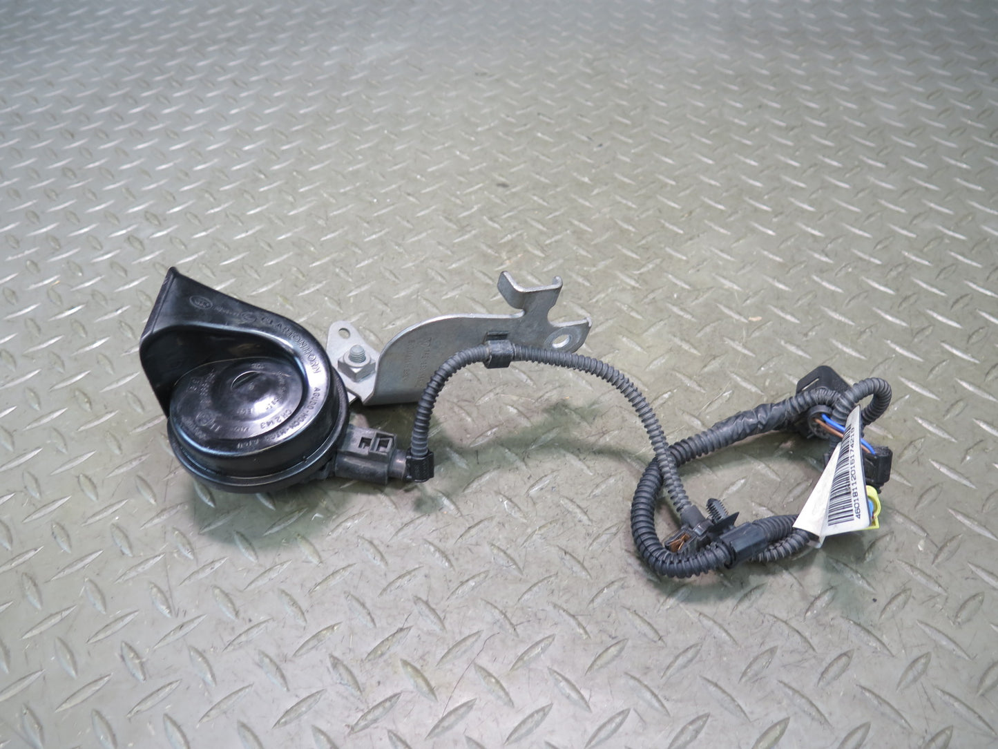 2011-2018 Porsche Cayenne 958 High Tone Note Pitch Horn Signal