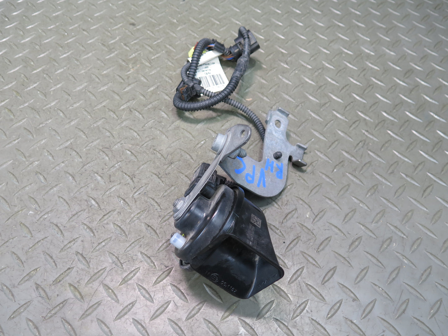 2011-2018 Porsche Cayenne 958 High Tone Note Pitch Horn Signal