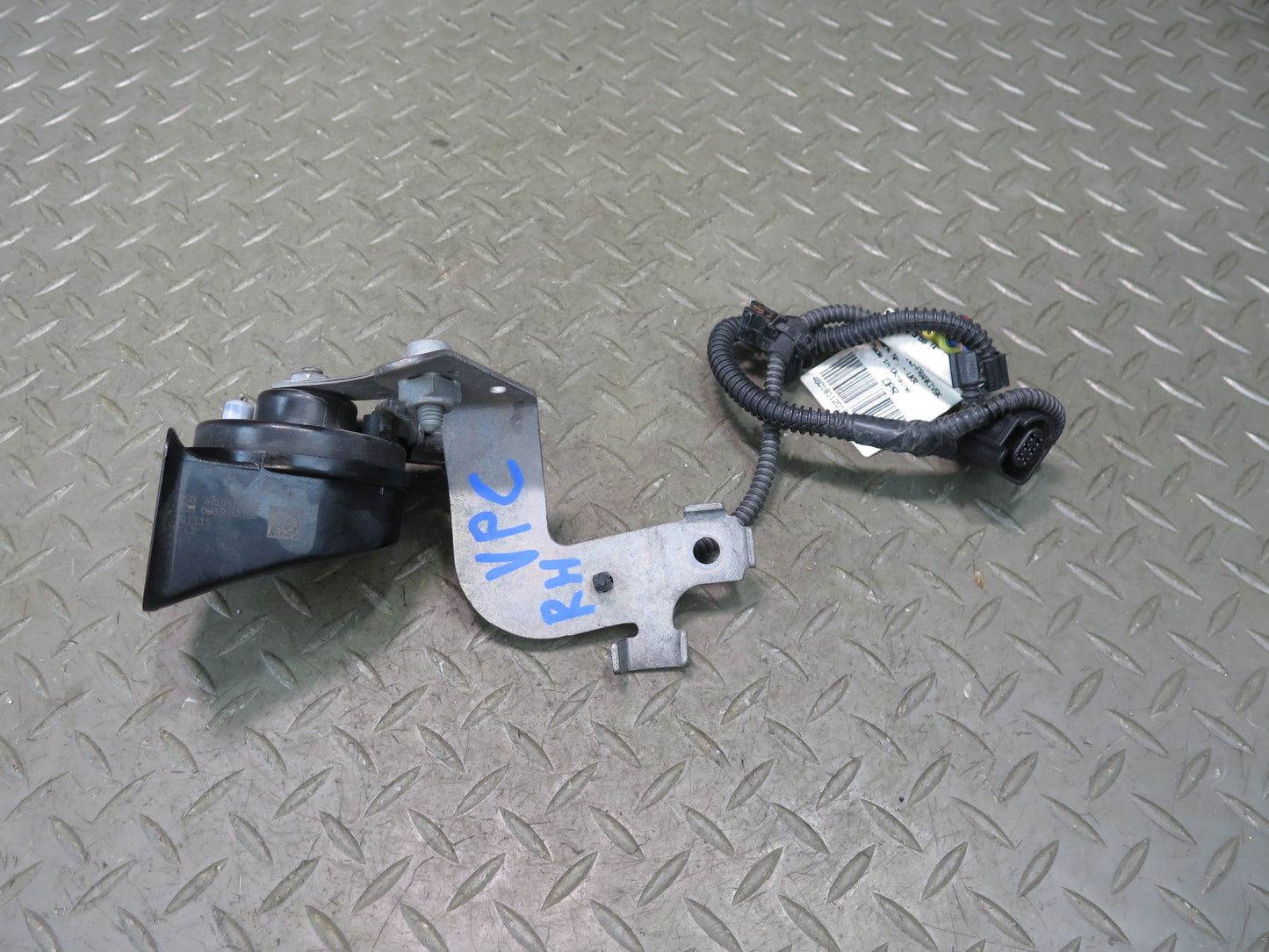 2011-2018 Porsche Cayenne 958 High Tone Note Pitch Horn Signal