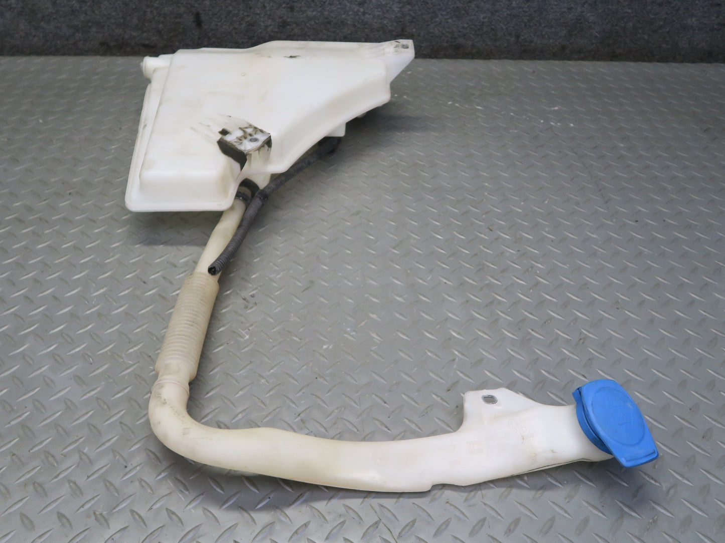 2011-2018 Porsche Cayenne 958 Windshield Washer Fluid Reservoir Tank w Pump