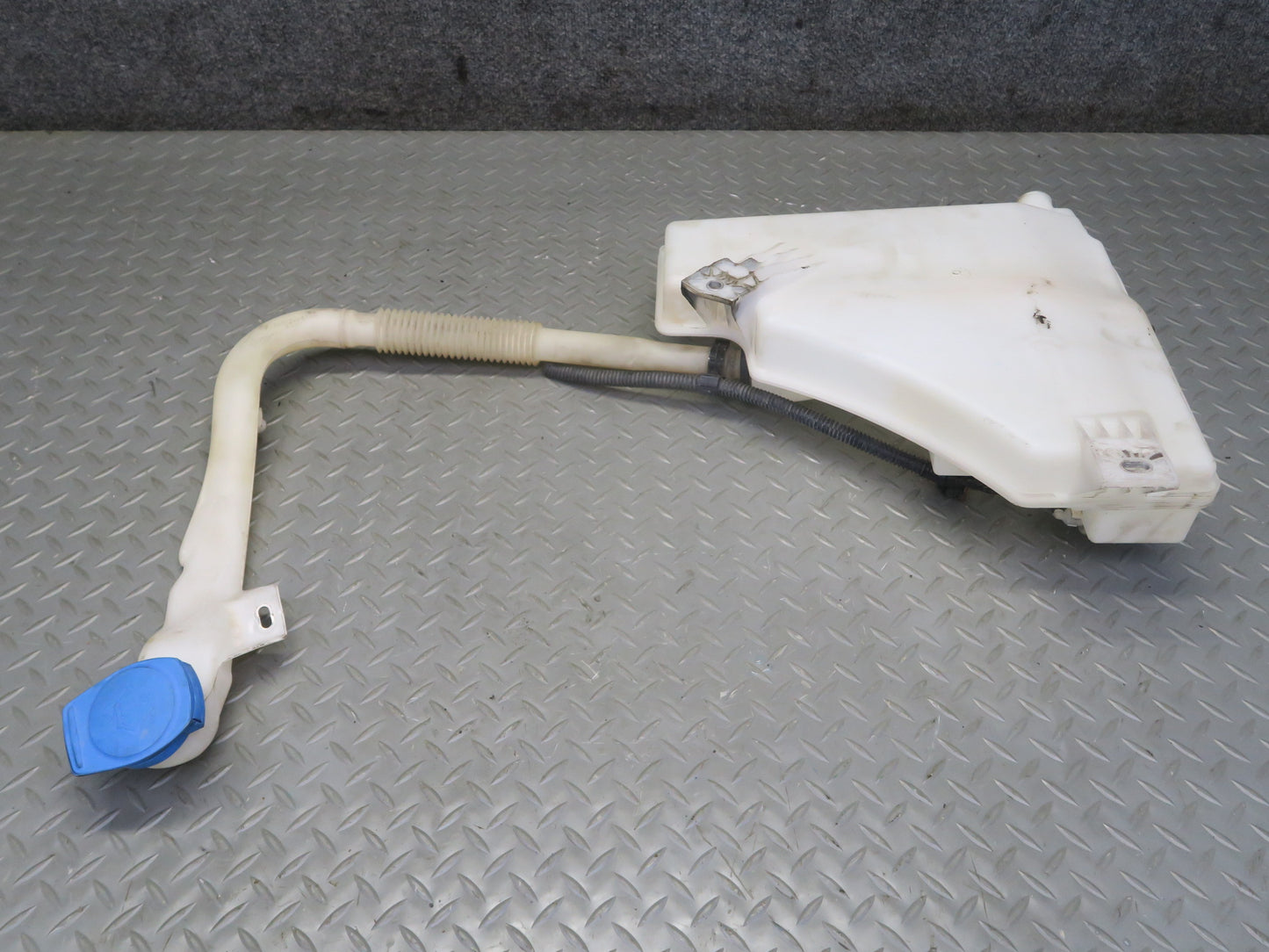 2011-2018 Porsche Cayenne 958 Windshield Washer Fluid Reservoir Tank w Pump
