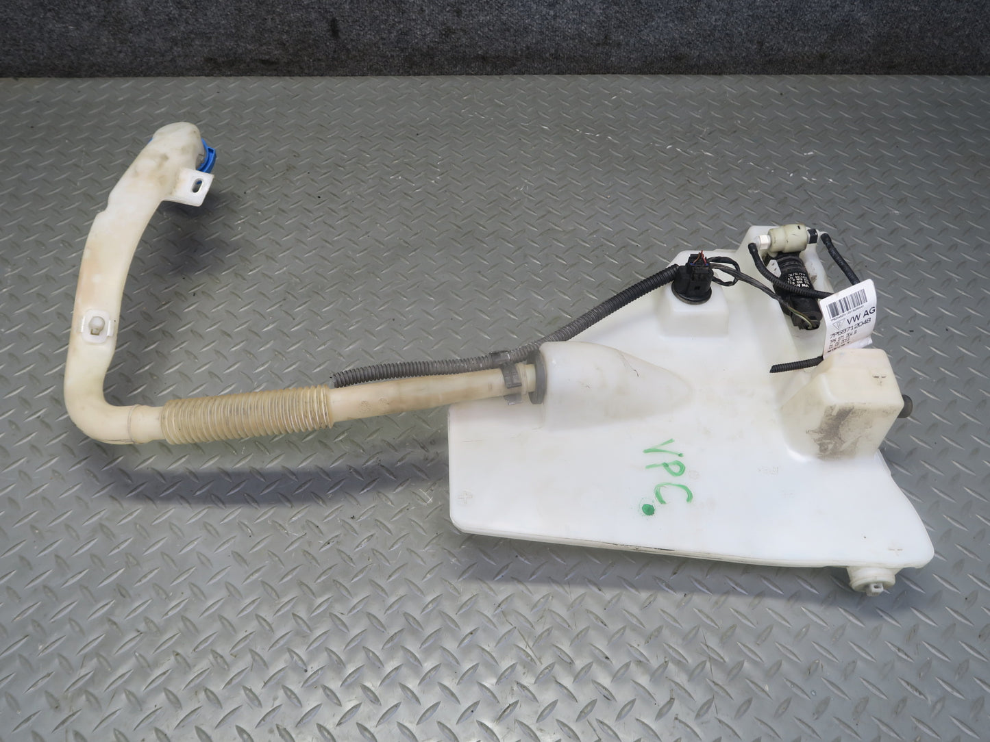 2011-2018 Porsche Cayenne 958 Windshield Washer Fluid Reservoir Tank w Pump