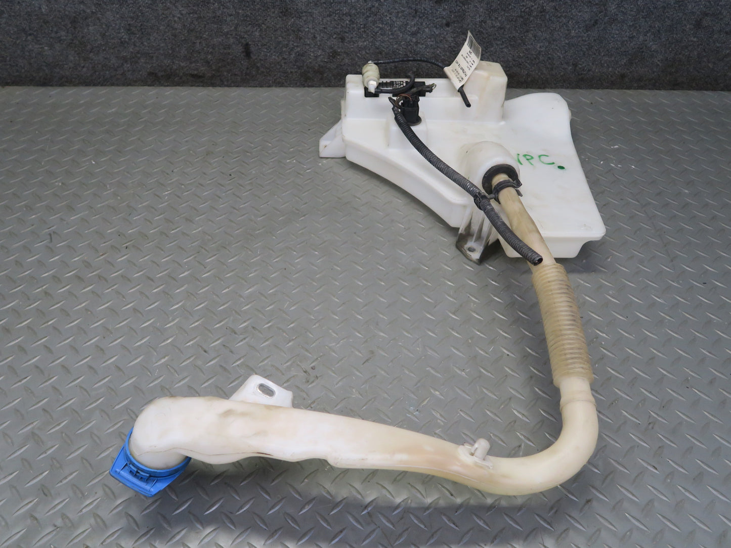 2011-2018 Porsche Cayenne 958 Windshield Washer Fluid Reservoir Tank w Pump