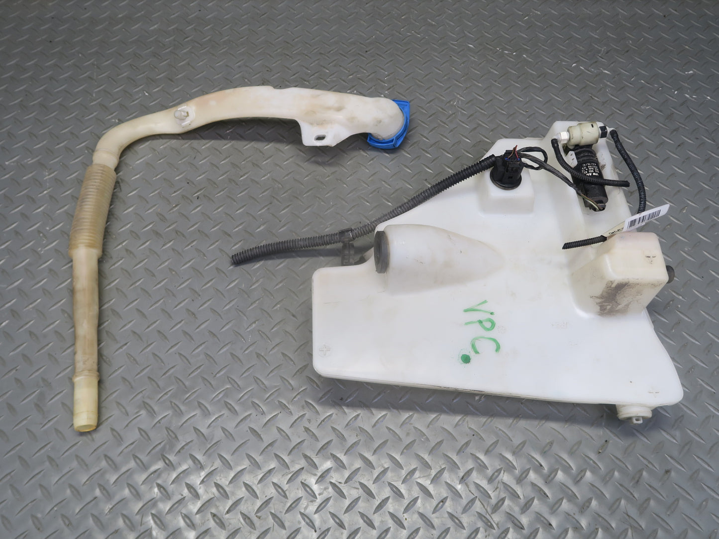 2011-2018 Porsche Cayenne 958 Windshield Washer Fluid Reservoir Tank w Pump