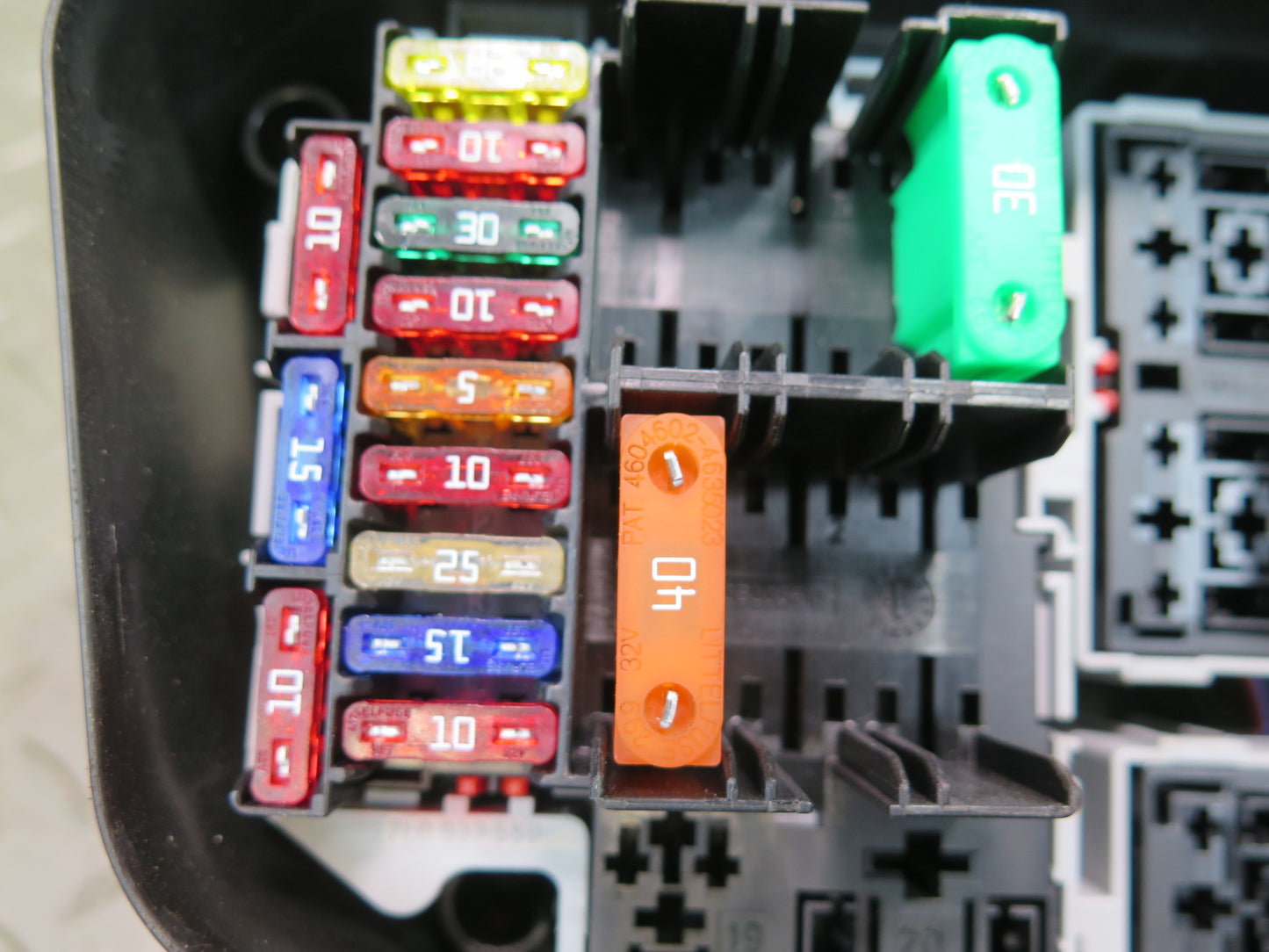 2011-2018 Porsche Cayenne 958 Fuse Relay Box Module 7L0937615G