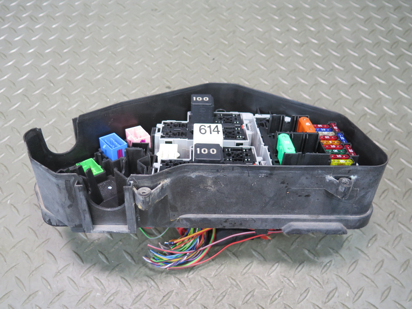 2011-2018 Porsche Cayenne 958 Fuse Relay Box Module 7L0937615G
