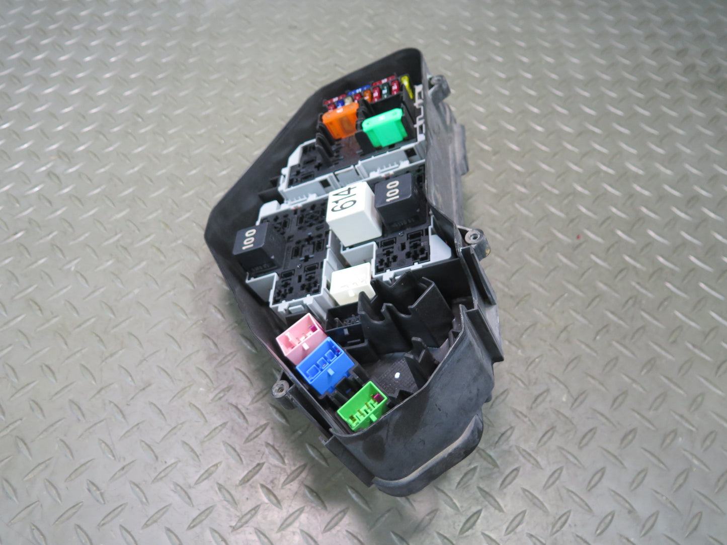 2011-2018 Porsche Cayenne 958 Fuse Relay Box Module 7L0937615G
