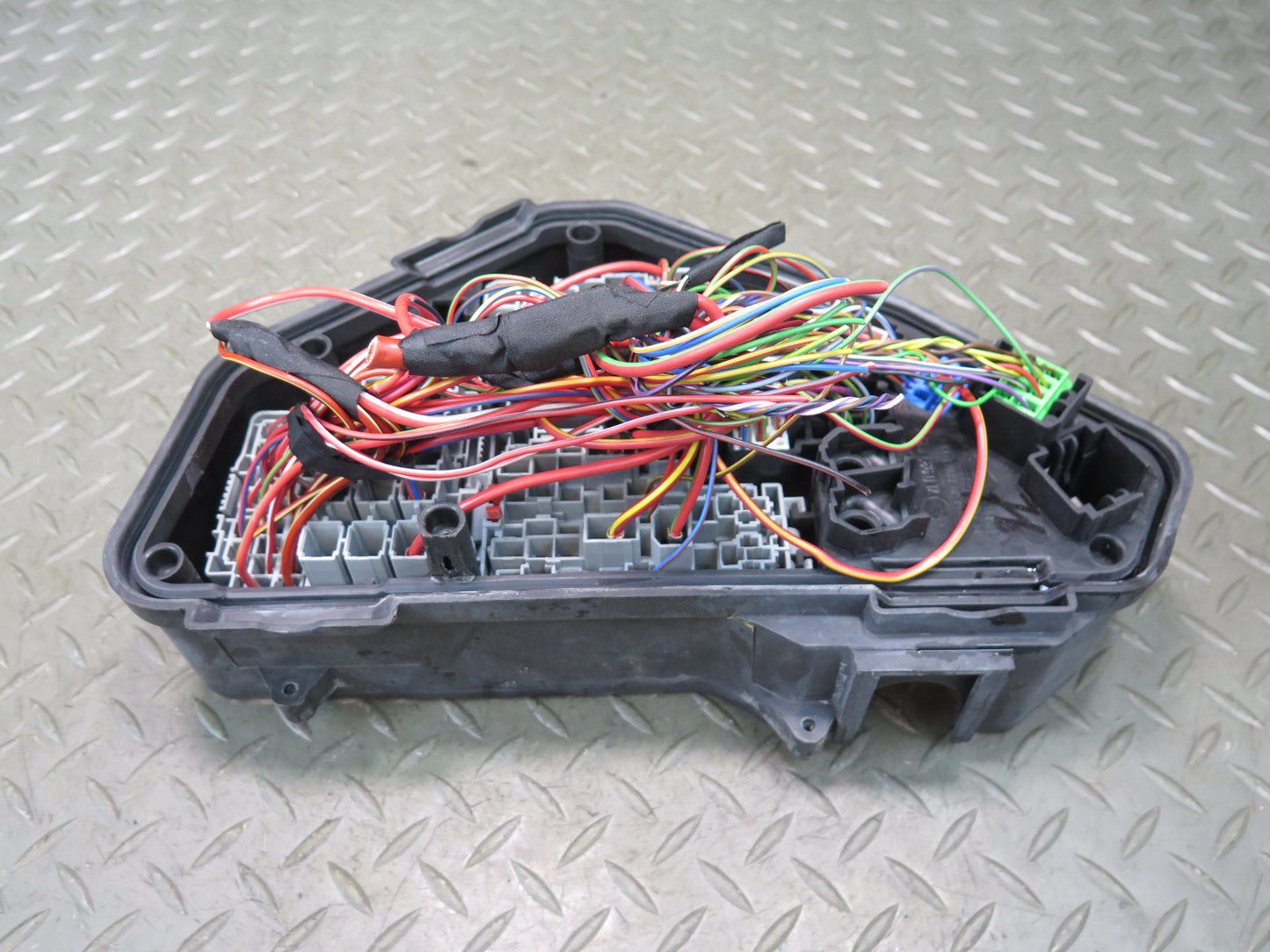 2011-2018 Porsche Cayenne 958 Fuse Relay Box Module 7L0937615G