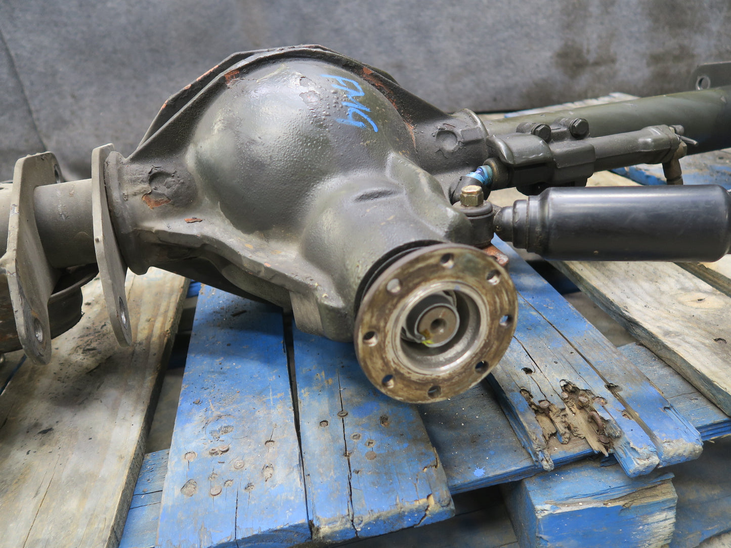 2002-2008 Mercedes W463 G500 AWD Front Axle Differential Carrier Wheel Hub Assy
