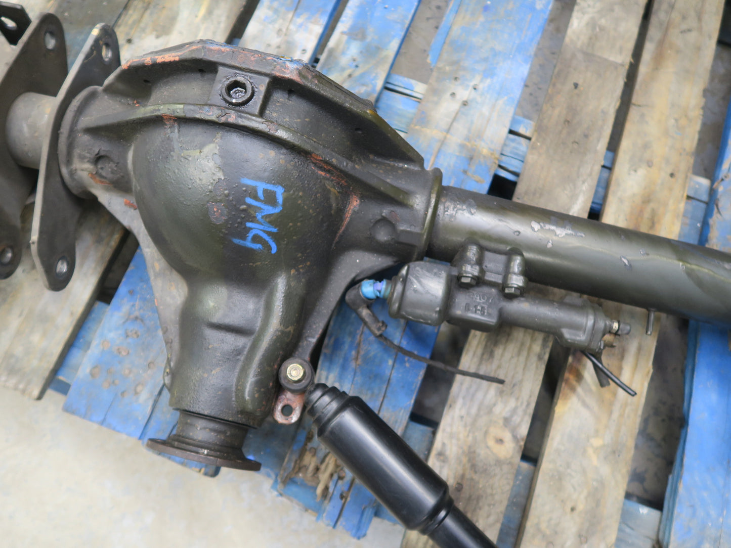 2002-2008 Mercedes W463 G500 AWD Front Axle Differential Carrier Wheel Hub Assy