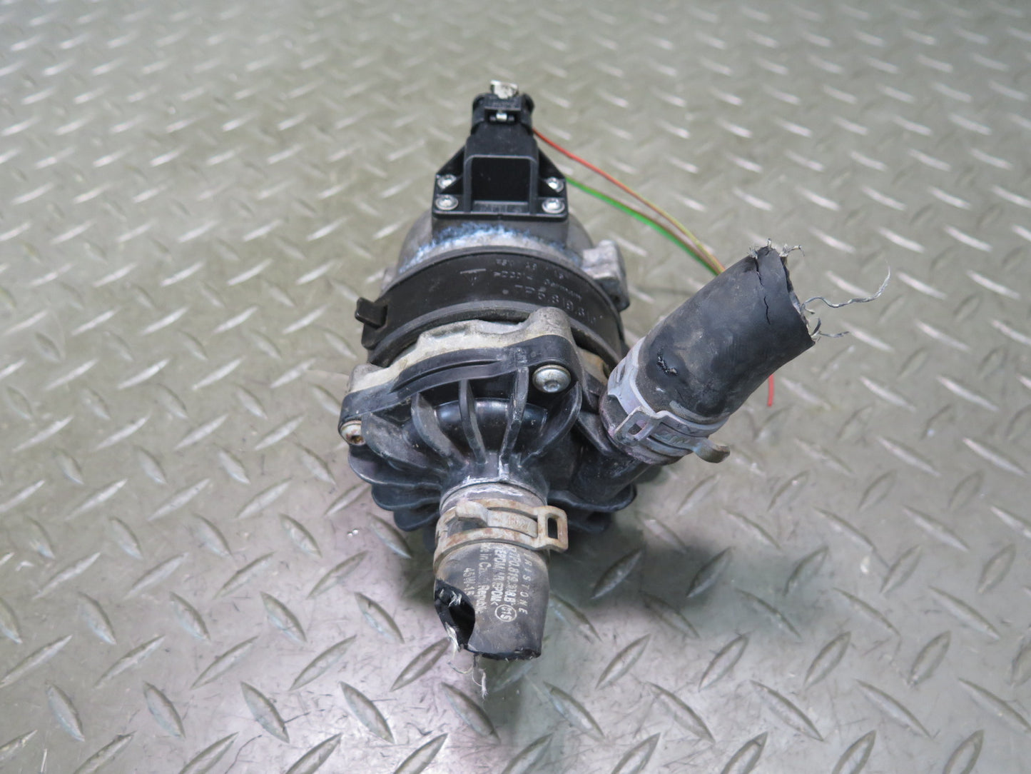 2015-2018 Porsche Cayenne 958 E-hybrid Auxiliary Coolant Water Pump 8K0965567A