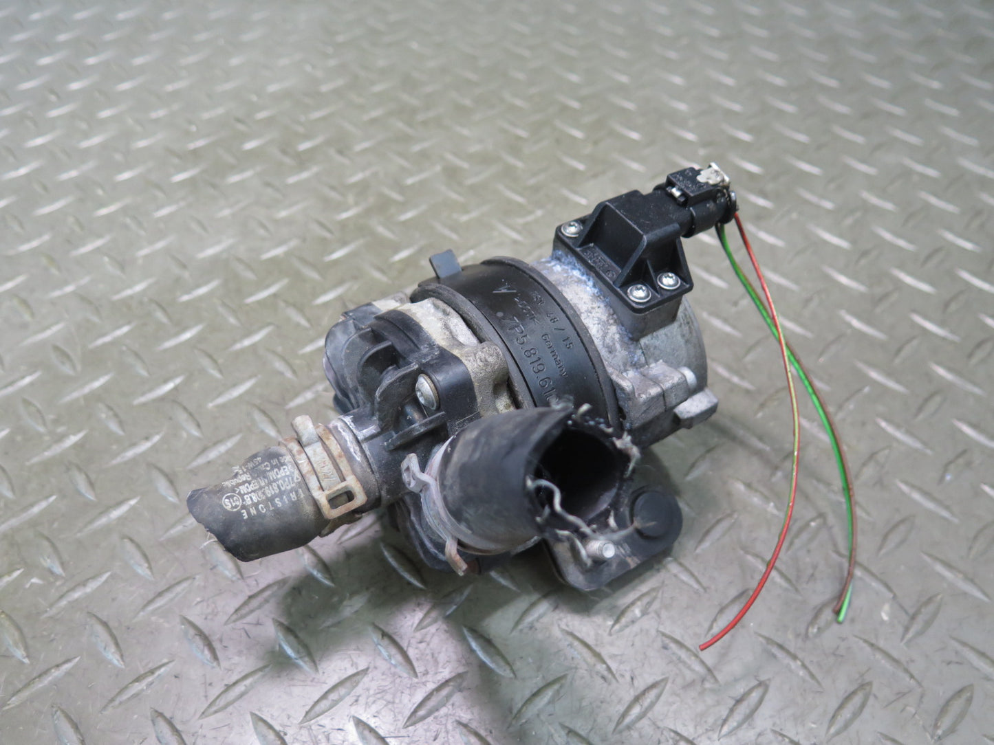 2015-2018 Porsche Cayenne 958 E-hybrid Auxiliary Coolant Water Pump 8K0965567A