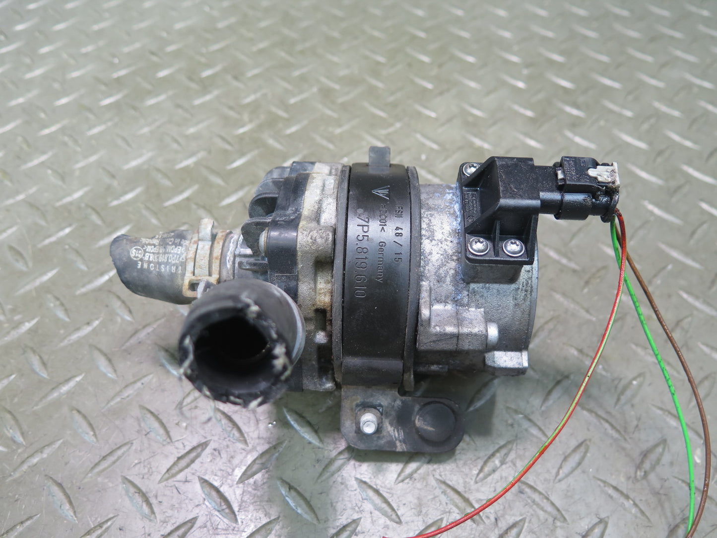 2015-2018 Porsche Cayenne 958 E-hybrid Auxiliary Coolant Water Pump 8K0965567A