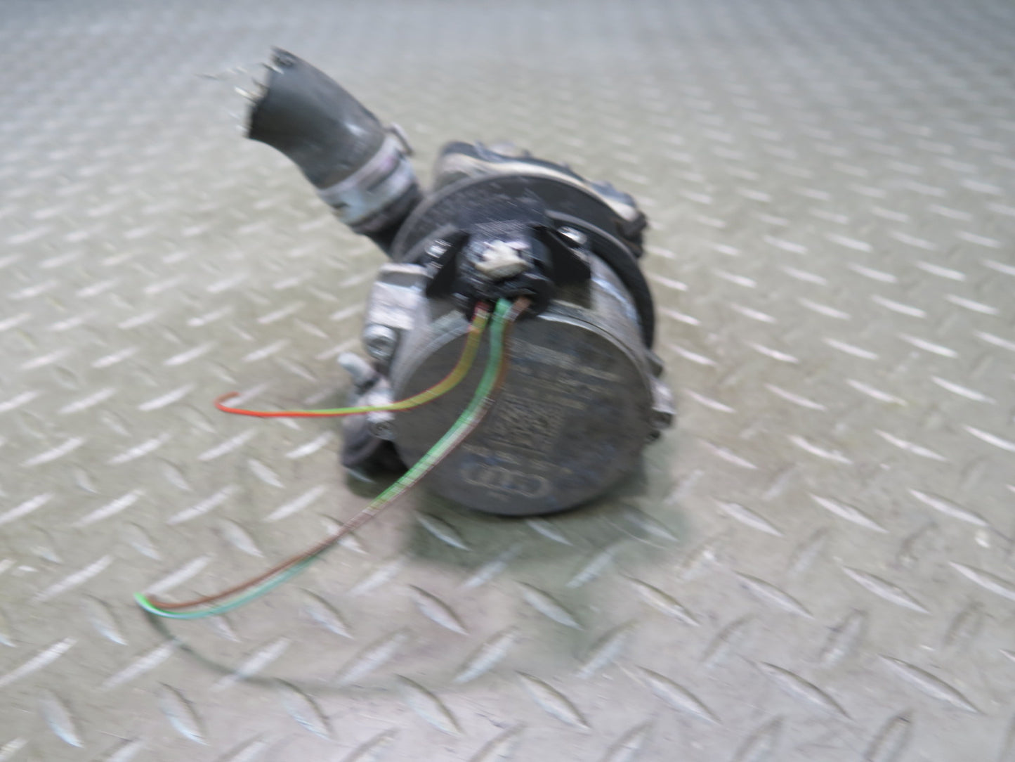2015-2018 Porsche Cayenne 958 E-hybrid Auxiliary Coolant Water Pump 8K0965567A