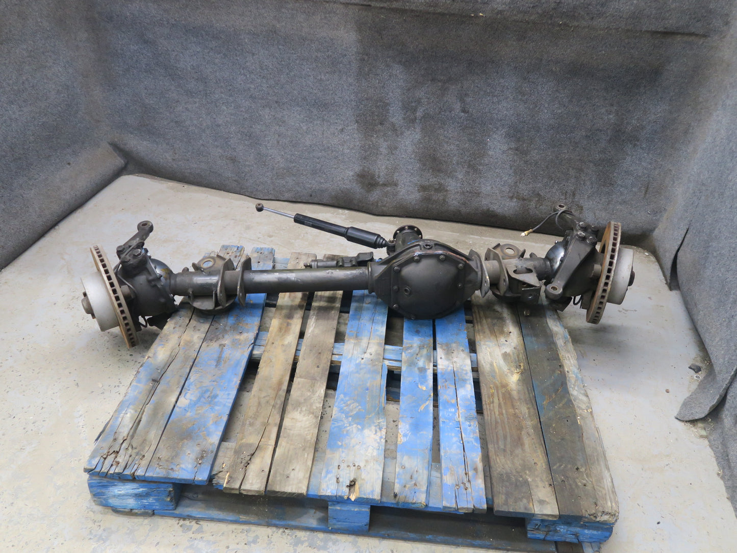 2002-2008 Mercedes W463 G500 AWD Front Axle Differential Carrier Wheel Hub Assy