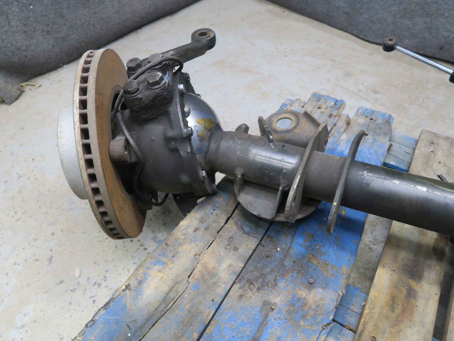 2002-2008 Mercedes W463 G500 AWD Front Axle Differential Carrier Wheel Hub Assy