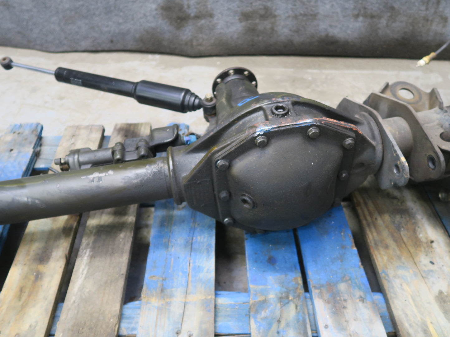2002-2008 Mercedes W463 G500 AWD Front Axle Differential Carrier Wheel Hub Assy