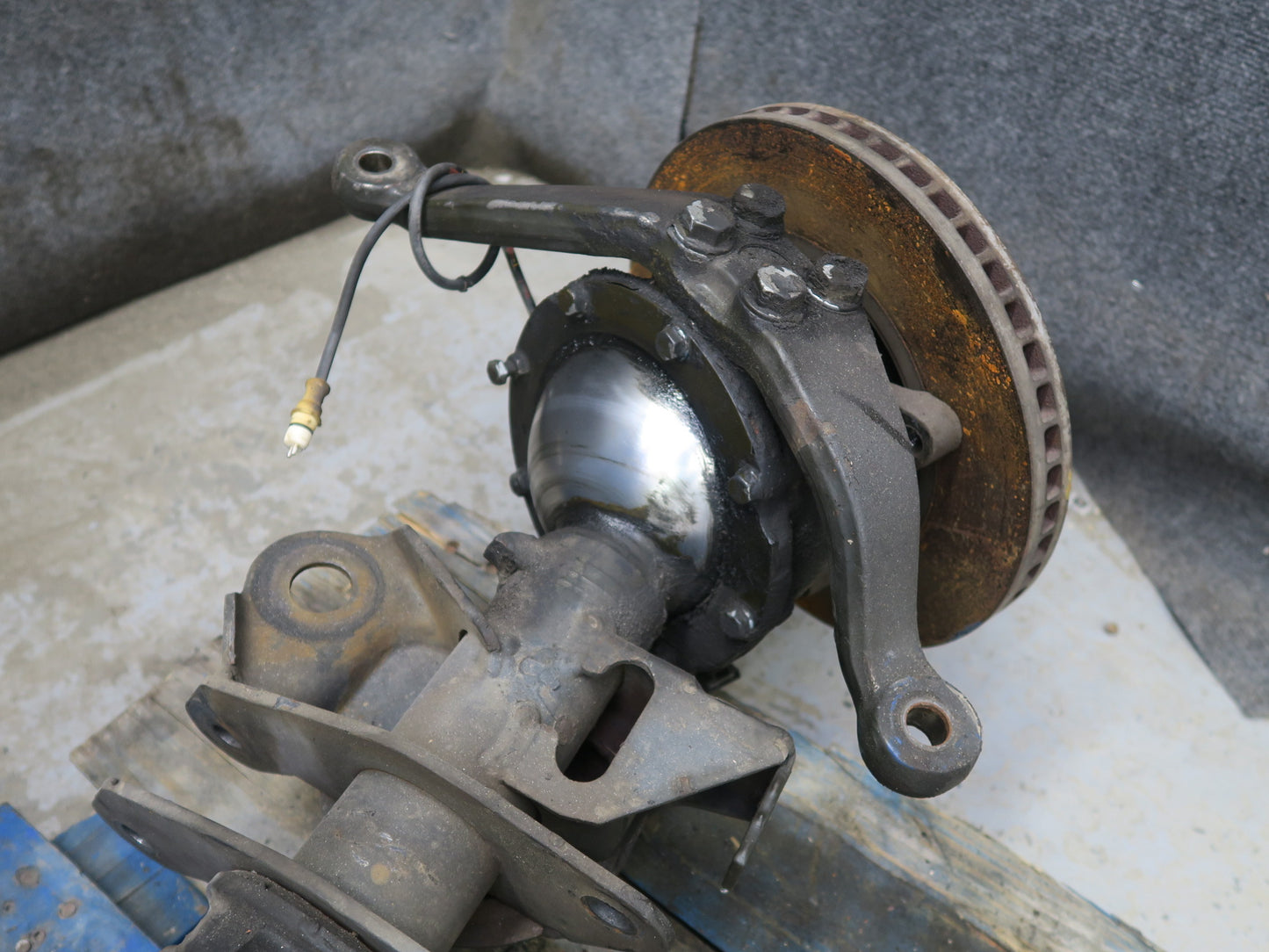 2002-2008 Mercedes W463 G500 AWD Front Axle Differential Carrier Wheel Hub Assy